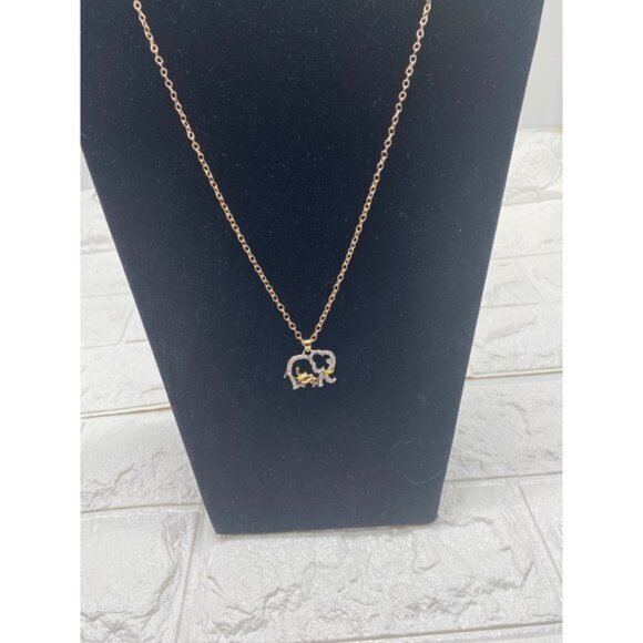 Mother and Daughter  Elephant Necklace Pendant - Picture 4 of 9